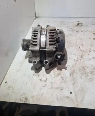 BMW 3 E90 E91 Generator/alternator 7550468