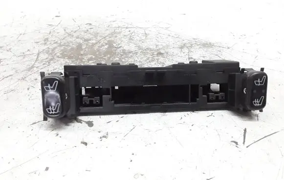 Mercedes-Benz E W210 Seat heating switch 2108200151
