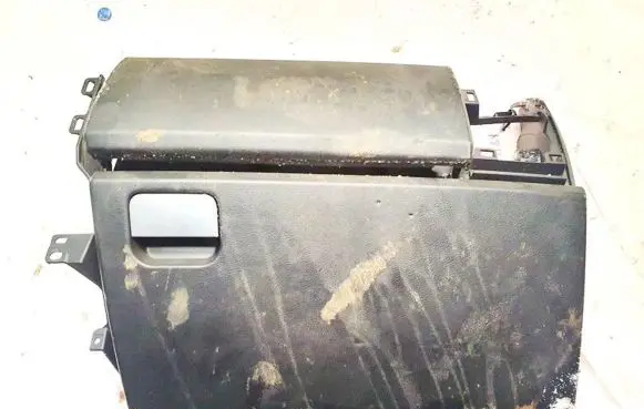 Land Rover Discovery 3 - LR3 Glove box ffb500141xxx
