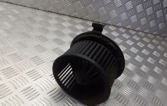 Nissan Micra Heater fan/blower F667217D