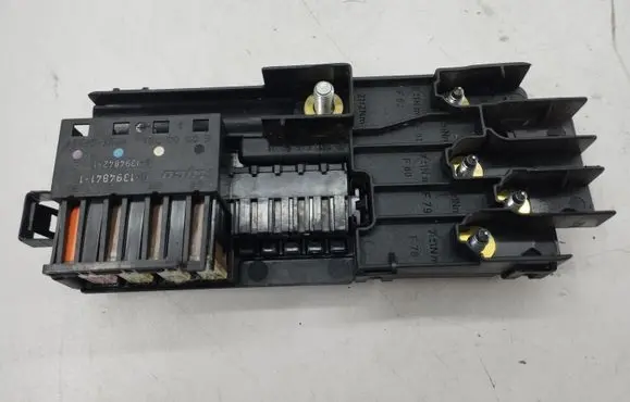 Mercedes-Benz ML W164 Fuse module 2115452601 013948411 013948421A
