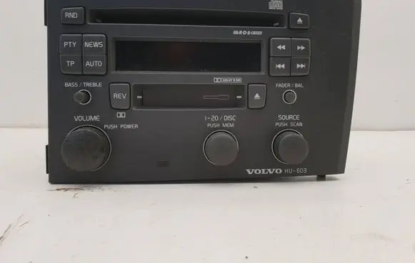 Volvo V70 Radio/CD/DVD/GPS head unit 86331661 11051542F