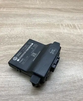 Volkswagen Golf V Gateway control module 1K0907530H 1K0907951