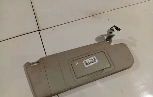 Volkswagen Golf IV Sun visor