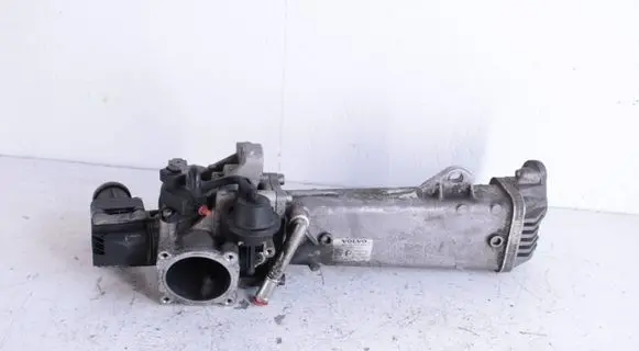 Volvo S60 EGR valve cooler 30757742 70304900 1023100848