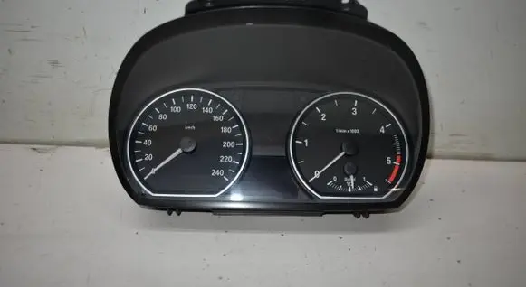 Speedometer (instrument cluster)