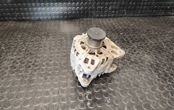 Renault Captur Generator/alternator 231007842R 2612719B