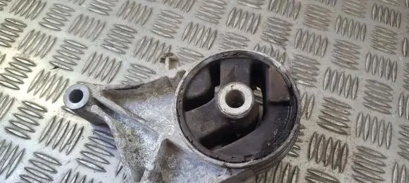 Opel Vectra C Engine mount bracket 2103116