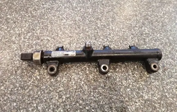 Hyundai Terracan Fuel main line pipe 315004X700