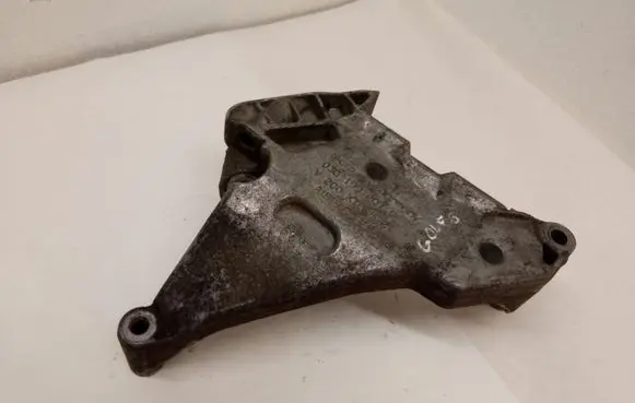 Volkswagen Golf V Engine mounting bracket 03G199207F