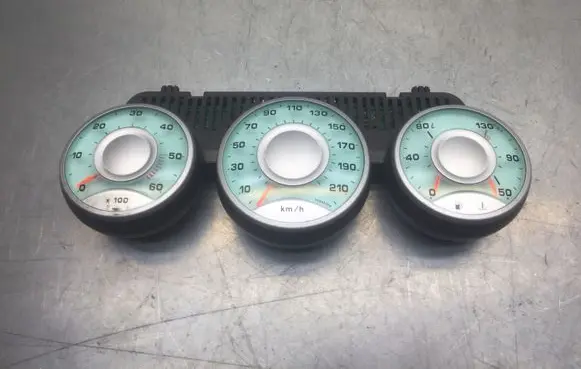 Speedometer (instrument cluster)