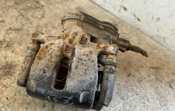 Audi A5 8T 8F Rear brake caliper 8K0615403B 8K0615425C 8K0998281