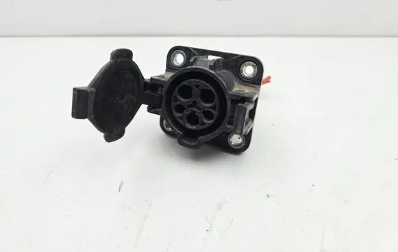 Mitsubishi Outlander Electric car charge socket AC20A 731A2001