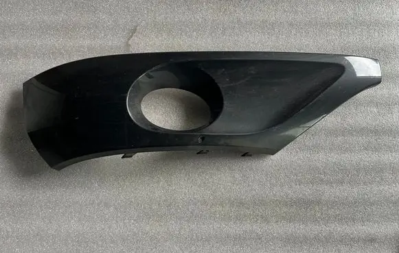 Volkswagen Touareg II Front fog light trim/grill 7P6807490B