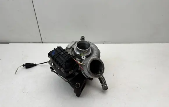 Audi Q7 4L Turbo 059145722R 6NW009550