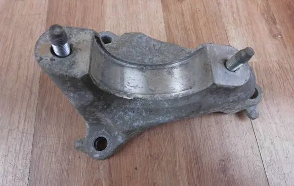 Mazda CX-3 Driveshaft support bearing bracket G2B425740