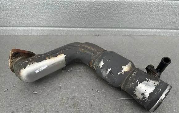 Nissan Patrol Y61 Engine coolant pipe/hose 16576VB310