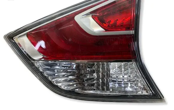 Nissan X-Trail T32 Tailgate rear/tail lights 22617939 A049628