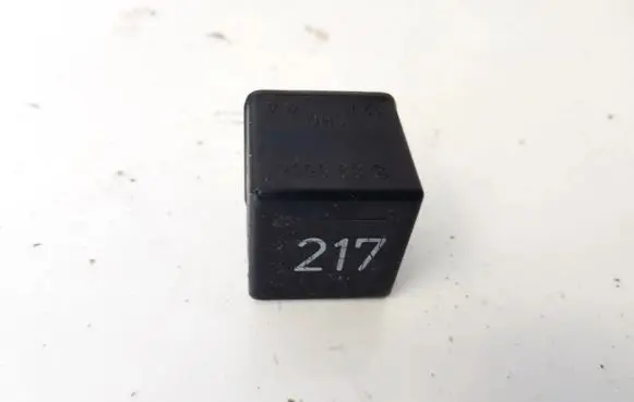 Audi A6 S6 C4 4A Other relay 443951253s
