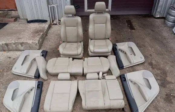 Toyota Avensis T250 Seat set 