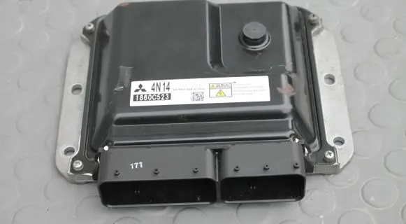 Mitsubishi Outlander Engine control unit/module 1860C523