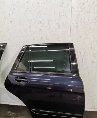 Mercedes-Benz R W251 Front door