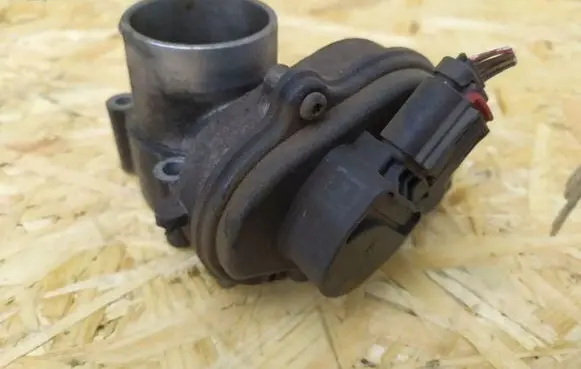 Ford Focus Throttle valve