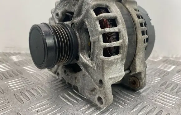 Mercedes-Benz CLA C117 X117 W117 Generator/alternator A0009061903 0125711030