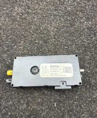 BMW 5 G30 G31 G38 Aerial antenna amplifier 8735982 21889810 50110364