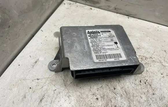 Renault Megane II Airbag control unit/module 8200682381
