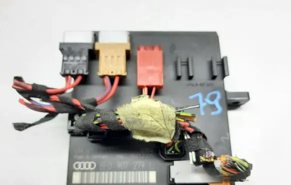 Audi A4 S4 B7 8E 8H Light module LCM 8E0907279L