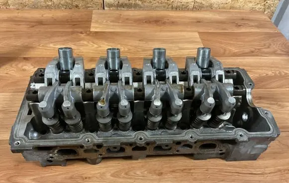 Mini One - Cooper R50 - 53 Engine head 04777751AB