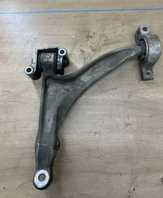 Volvo V60 Front lower control arm/wishbone Fr8za
