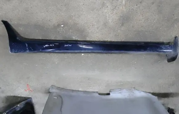 Mitsubishi Grandis Sill