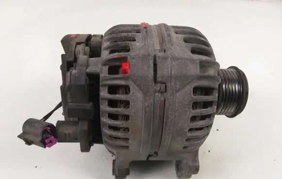 Volkswagen Golf IV Generator/alternator 028903028E