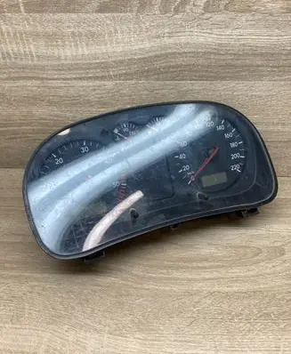 Volkswagen Golf IV Speedometer (instrument cluster) 1035100002