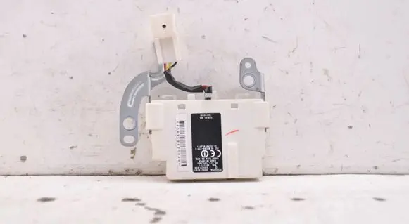 Toyota Prius (XW20) Door central lock control unit/module 8999247010