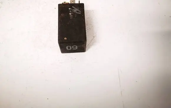 Volkswagen Transporter - Caravelle T4 Other relay 171911261E