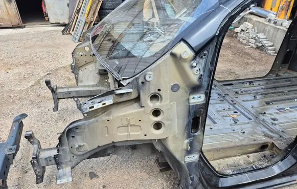 Peugeot Traveller Front quarter panel 