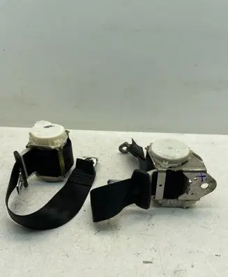 Audi A3 S3 8P Rear seatbelt 33041596 71276700 8P3857805B