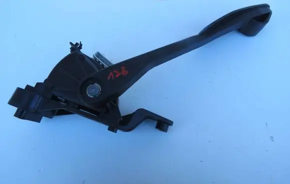 Volvo XC90 Accelerator throttle pedal 6PV00853728 30748753