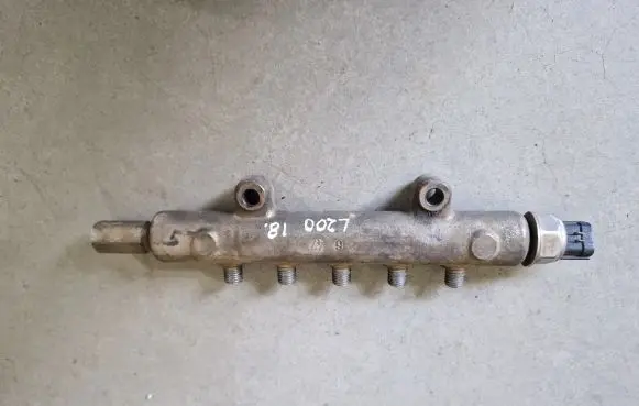 Mitsubishi L200 Fuel main line pipe 