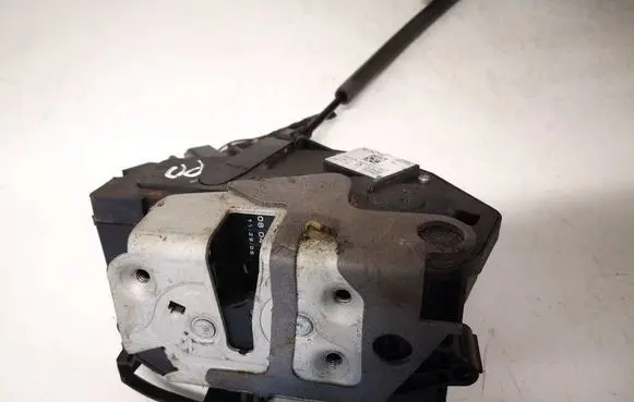 Ford Focus Front door lock bm5aa21812bc bm5a-a21812-bc