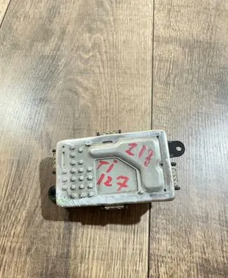 Mercedes-Benz CLS C218 X218 Heater blower motor/fan resistor A2128702110 5HL01038411 V7191003