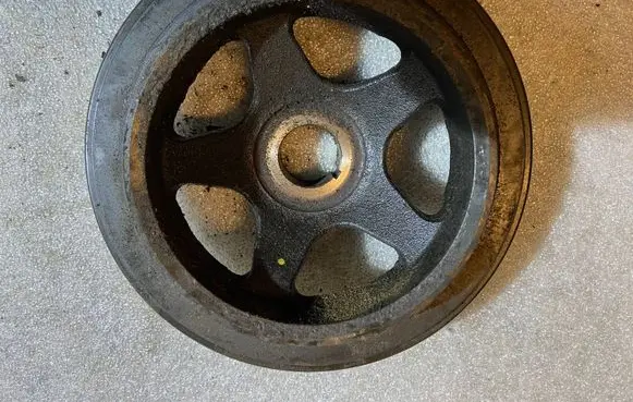 Mercedes-Benz E W211 Crankshaft pulley a6460300903 6460300903