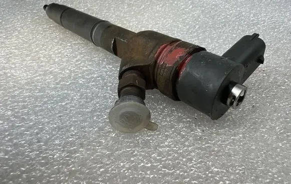 Hyundai i40 Fuel injector 338002A800