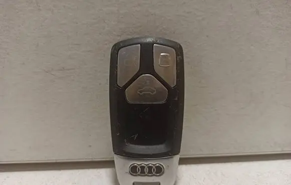 Audi TT TTS RS Mk3 8S Ignition key/card 8S0959754CL