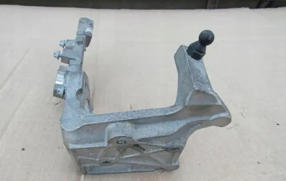 Mercedes-Benz C W205 Air filter cleaner box bracket assembly A6510940427