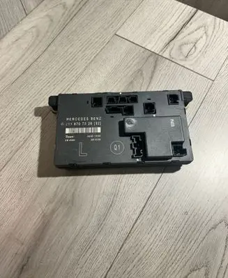 Mercedes-Benz E W211 Door control unit/module 2118707326 00401599