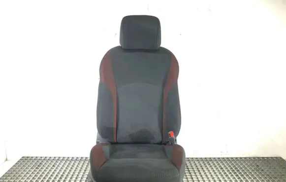 Nissan Juke I F15 Front passenger seat 